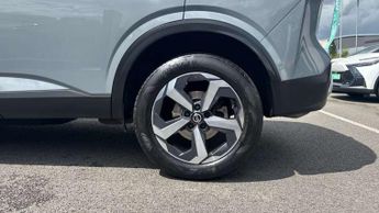 Nissan Qashqai 1.3 DiG-T MH 158 Premiere Edition 5dr Xtronic