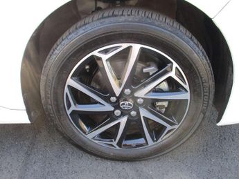 Toyota Yaris 1.5 Hybrid Design 5dr CVT