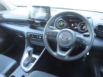 Toyota Yaris 1.5 Hybrid Design 5dr CVT