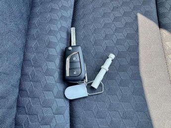 Toyota Yaris 1.5 Hybrid Design 5dr CVT