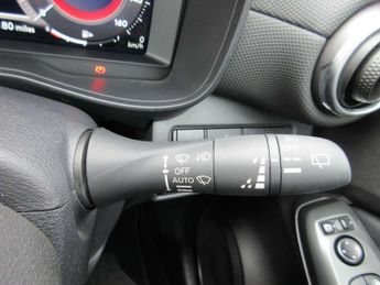 Nissan Juke 1.0 DiG-T N-Connecta 5dr DCT