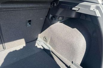 Volkswagen Golf 1.6 TDI SE [Nav] 5dr DSG