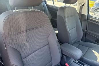 Volkswagen Golf 1.6 TDI SE [Nav] 5dr DSG