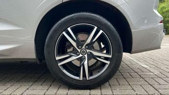 Volvo XC60 2.0 B5P R DESIGN 5dr AWD Geartronic