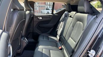 Volvo XC40 2.0 B4P Inscription Pro 5dr Auto [7 speed]