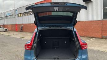 Volvo XC40 2.0 B3P Core 5dr Auto