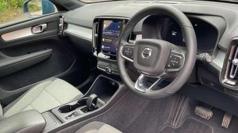 Volvo XC40 2.0 B3P Core 5dr Auto