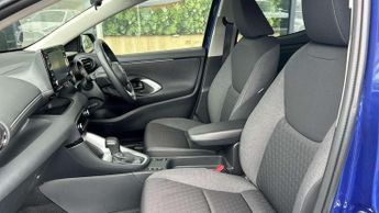 Toyota Yaris 1.5 Hybrid Design 5dr CVT