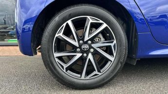 Toyota Yaris 1.5 Hybrid Design 5dr CVT