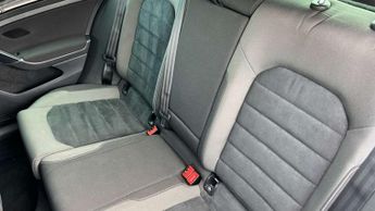 Volkswagen Golf 2.0 TDI GT Edition 5dr