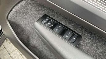 Volvo XC40 1.5 T3 [163] R DESIGN 5dr Geartronic