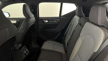 Volvo XC40 2.0 B3P Plus Dark 5dr Auto