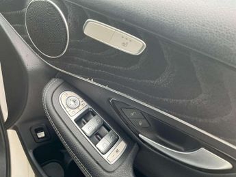 Mercedes-Benz GLC GLC 220d 4Matic AMG Line 5dr 9G-Tronic