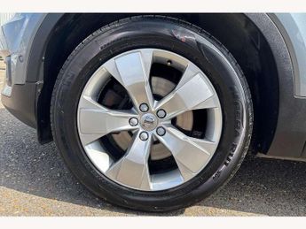 Volvo XC40 2.0 T4 Momentum Pro 5dr AWD Geartronic