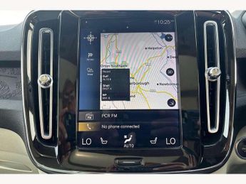 Volvo XC40 2.0 T4 Momentum Pro 5dr AWD Geartronic