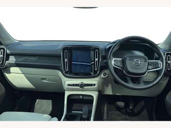 Volvo XC40 2.0 T4 Momentum Pro 5dr AWD Geartronic