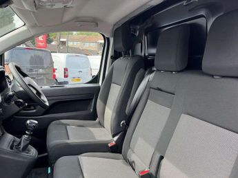 Vauxhall Vivaro 2900 1.5d 100PS Pro H1 Van