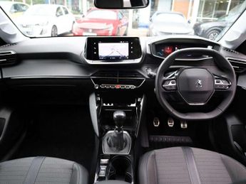 Peugeot 208 1.2 PureTech 100 Allure Premium + 5dr