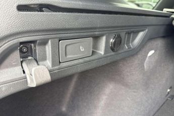 Volkswagen Passat Estate 1.5 eTSI R-Line 5dr DSG