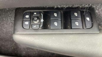 Volvo XC40 2.0 B4P Inscription 5dr Auto