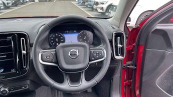 Volvo XC40 2.0 B4P Inscription 5dr Auto