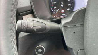 Volvo XC40 2.0 B4P Inscription 5dr Auto