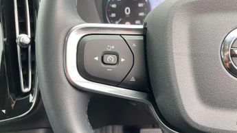 Volvo XC40 2.0 B4P Inscription 5dr Auto