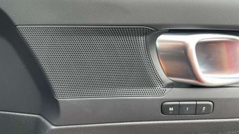 Volvo XC40 2.0 B4P Inscription 5dr Auto