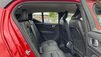 Volvo XC40 2.0 B4P Inscription 5dr Auto