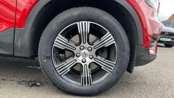 Volvo XC40 2.0 B4P Inscription 5dr Auto