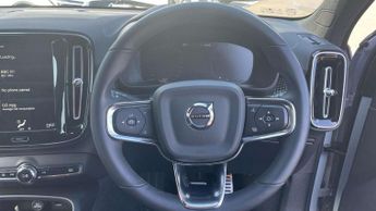 Volvo XC40 2.0 B4P R DESIGN 5dr Auto