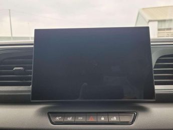 Renault Master MM35 Blue dCi 130 Advance Medium Roof Van