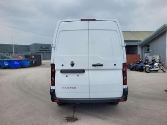 Renault Master MM35 Blue dCi 130 Advance Medium Roof Van