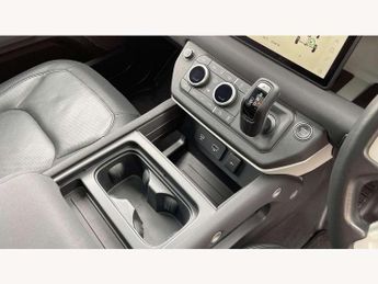 Land Rover Defender 3.0 D250 X-Dynamic SE 110 5dr Auto