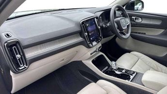 Volvo XC40 2.0 B3P Plus Dark 5dr Auto