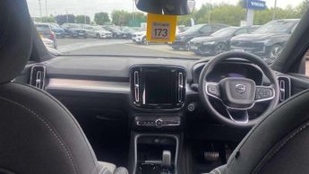 Volvo XC40 2.0 B3P Plus Dark 5dr Auto