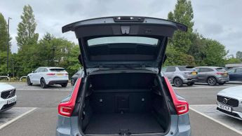Volvo XC40 1.5 T3 [163] R DESIGN 5dr