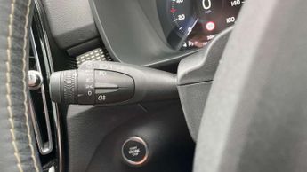 Volvo XC40 1.5 T3 [163] R DESIGN 5dr