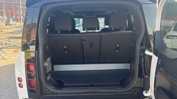 Land Rover Defender 3.0 D250 X-Dynamic SE 90 3dr Auto