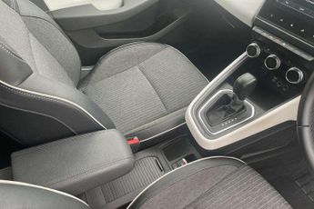 Renault Clio 1.6 E-TECH full hybrid 145 Techno 5dr Auto