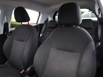 Peugeot 208 1.2 PureTech 82 Signature 5dr [Start Stop]