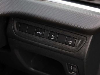 Peugeot 208 1.2 PureTech 82 Signature 5dr [Start Stop]