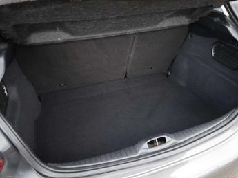 Peugeot 208 1.2 PureTech 82 Signature 5dr [Start Stop]