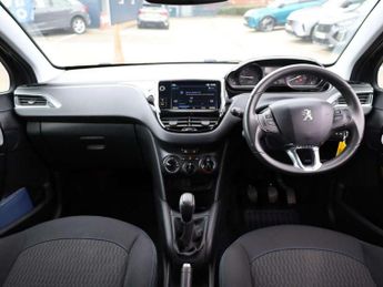 Peugeot 208 1.2 PureTech 82 Signature 5dr [Start Stop]