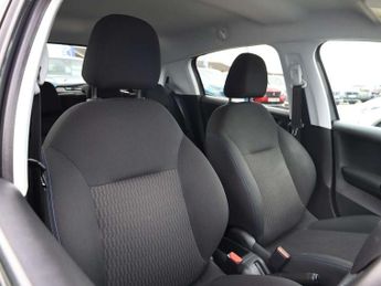 Peugeot 208 1.2 PureTech 82 Signature 5dr [Start Stop]
