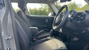 MINI Hatchback 5dr 1.5 Cooper Classic 5dr Auto