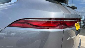 Jaguar F-Pace 3.0 D300 SE 5dr Auto AWD