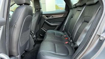Jaguar F-Pace 3.0 D300 SE 5dr Auto AWD