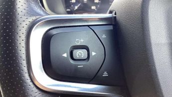 Volvo XC40 2.0 B4P R DESIGN Pro 5dr Auto