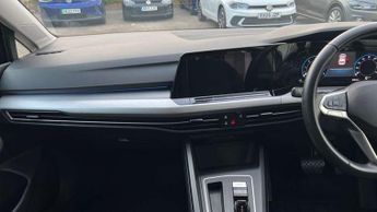 Volkswagen Golf 2.0 TDI Life 5dr DSG